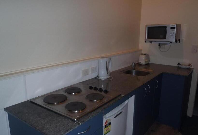 דירת חדר, Bay Road Motels