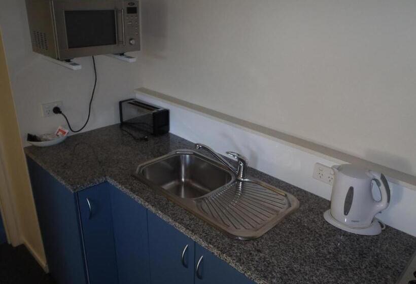 דירת שני חדרים, Bay Road Motels