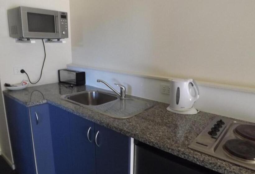 דירת שני חדרים, Bay Road Motels