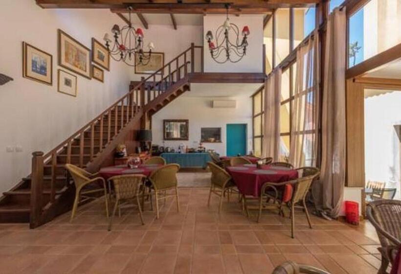 اتاق اکونومی, Guest House Villa Dos Poetas