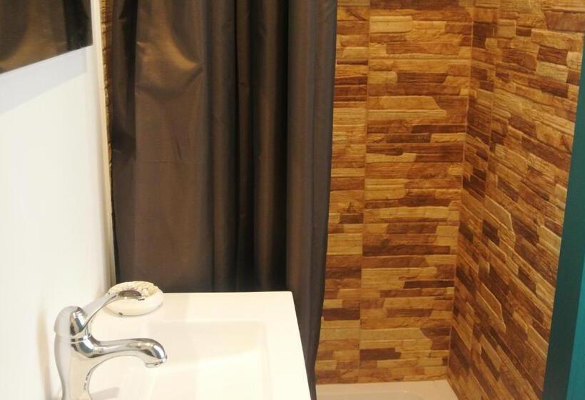 اتاق اکونومی, Guest House Villa Dos Poetas