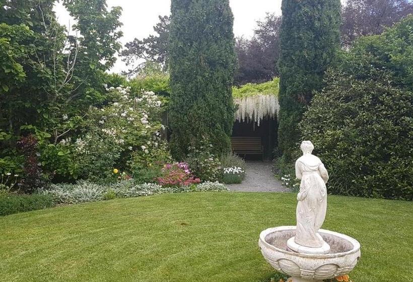 בית, 4 חדרי שינה, Te Mata Views Resort