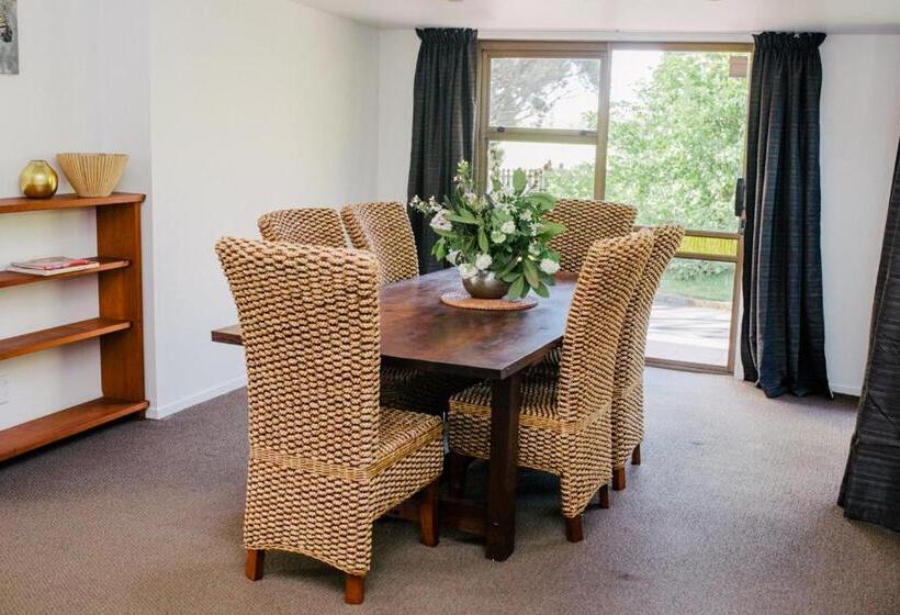 בית, 4 חדרי שינה, Te Mata Views Resort