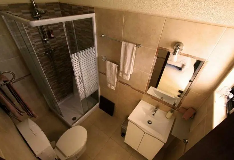 Basic-huone, Villa Paraiso Naturism Optional Adults Only