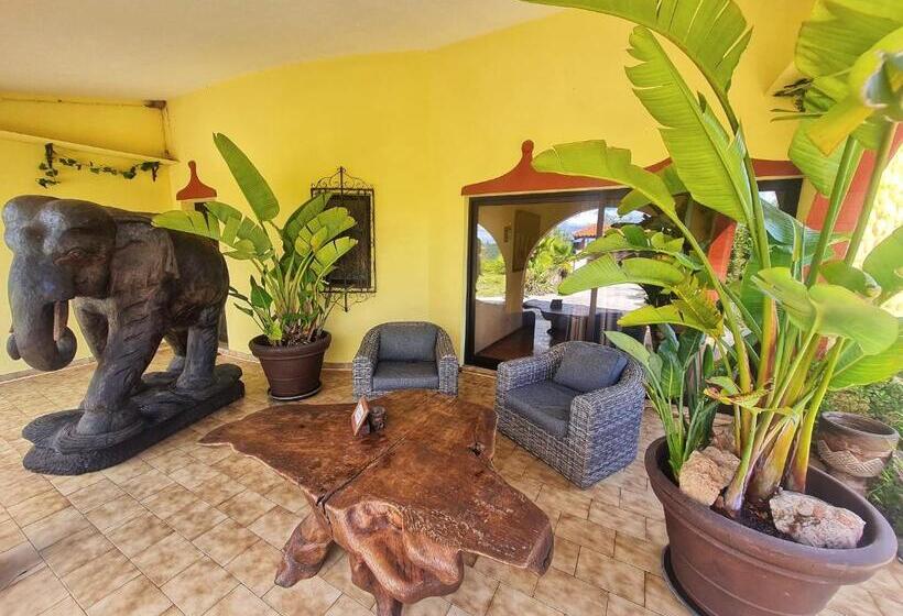 דירת חדר עם טרסה, Villa Paraiso Naturism Optional Adults Only