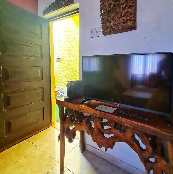 סוויטת סופריור, Villa Paraiso Naturism Optional Adults Only