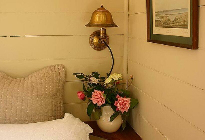 샬레, Bluff Hill Bed & Breakfast