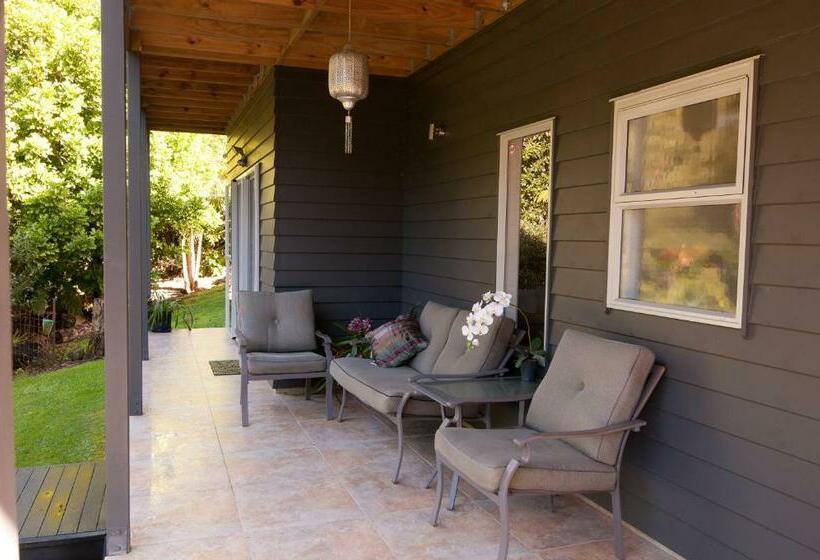 복층 룸 퀸 침대, By The Park B & B