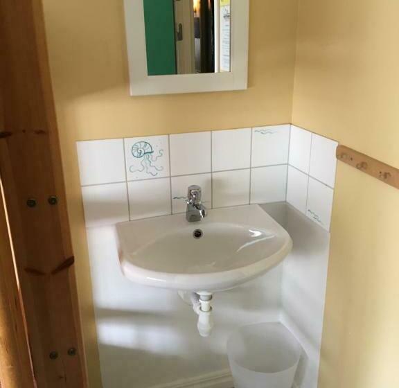 חדר סטנדרט חדר אמבטיה משותף, Grebbestads Vandrarhem