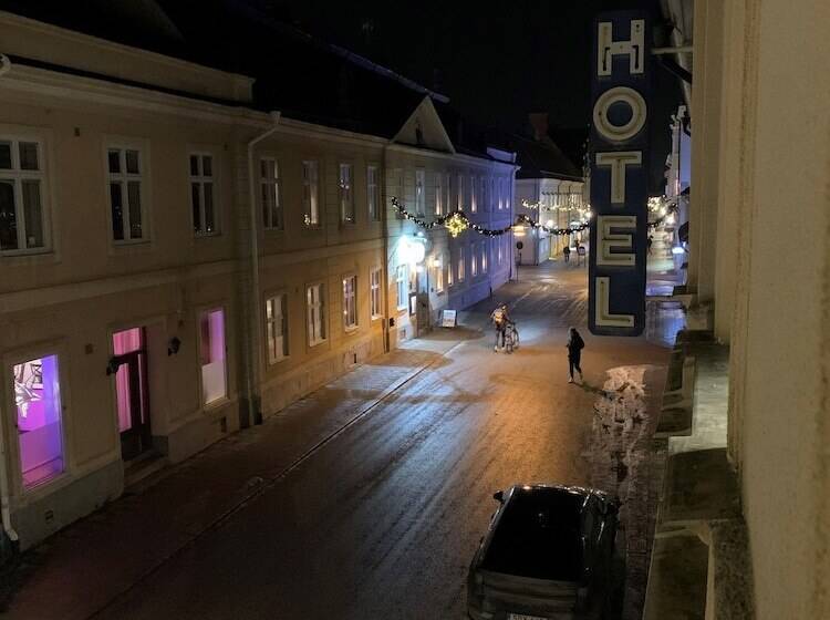 غرفة قياسية ثلاثية, Arboga Stadshotell