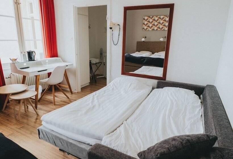 غرفة قياسية ثلاثية, Arboga Stadshotell