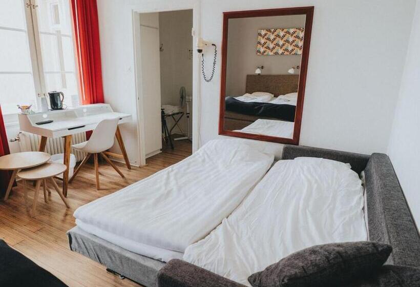 غرفة قياسية ثلاثية, Arboga Stadshotell