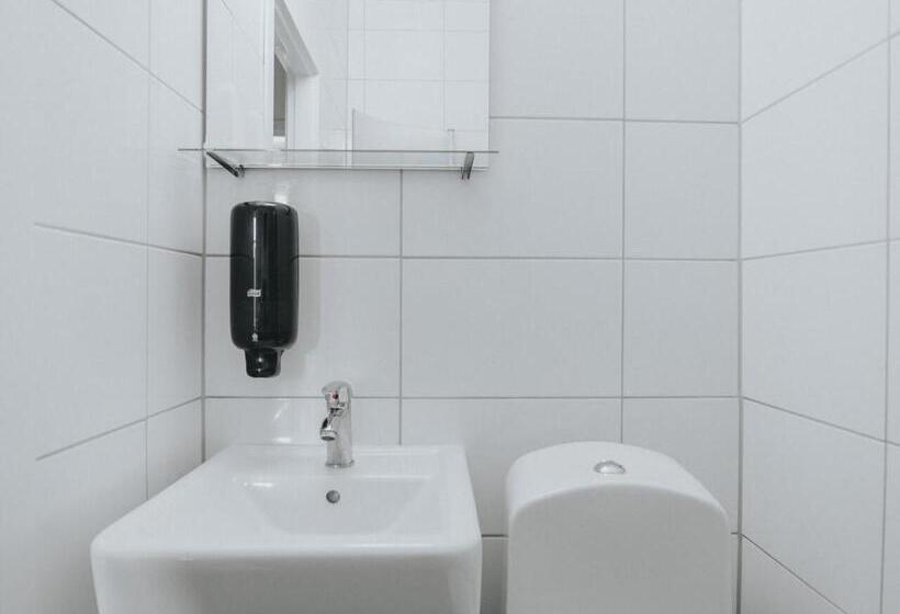 غرفة قياسية ثلاثية, Arboga Stadshotell