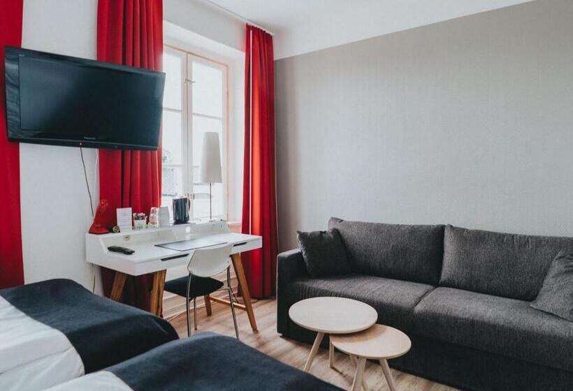 غرفة قياسية ثلاثية, Arboga Stadshotell