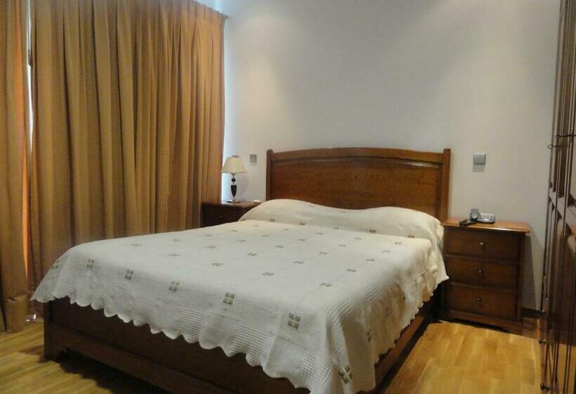 标准间, Cabeço Do Forte