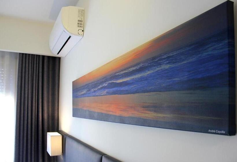 חדר סטנדרט לארבעה, M