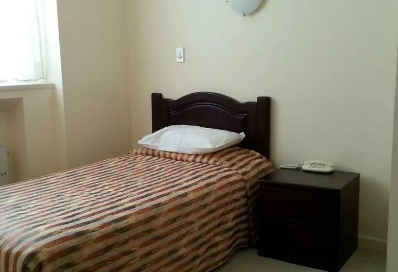 Standard Yhden Hengen Huone, Riddiford