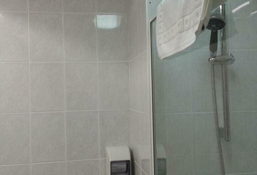 חדר סטנדרט, Riddiford