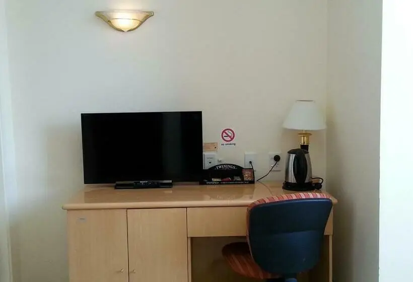 Standard Yhden Hengen Huone, Riddiford