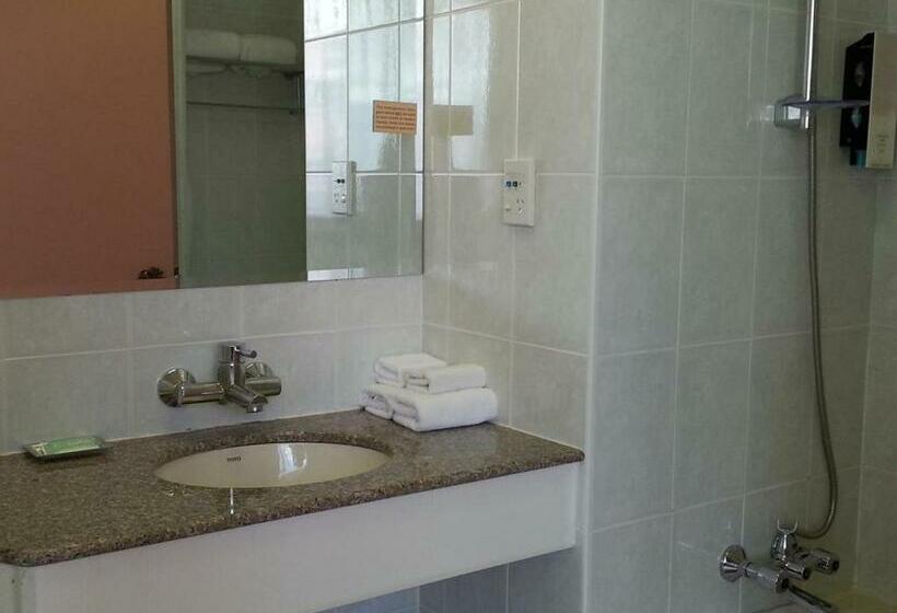 חדר סטנדרט יחיד, Riddiford