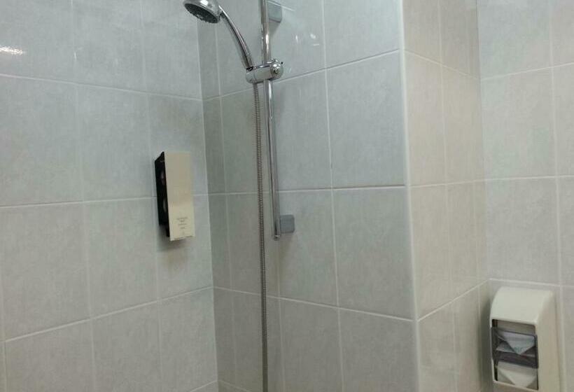 חדר סטנדרט, Riddiford