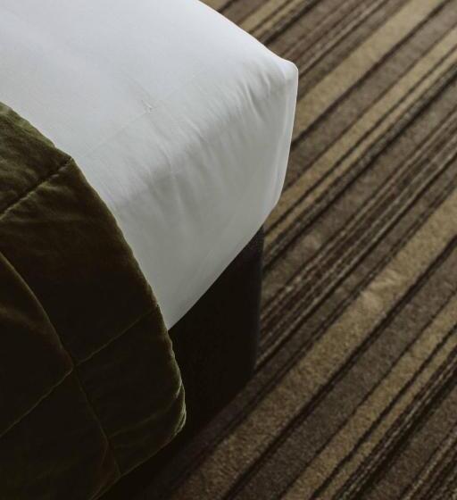 اتاق عادی, The State