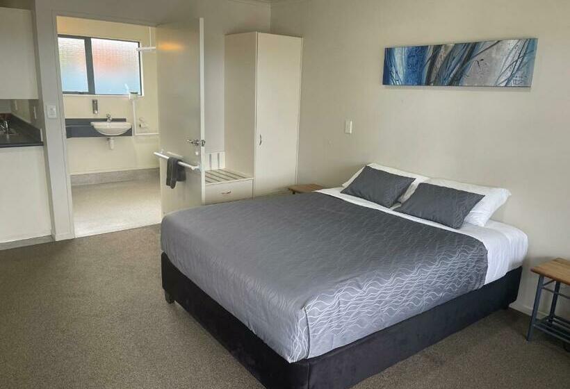 חדר סטודיו סטנדרד, Bassingers Motor Lodge