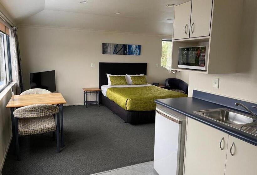 חדר סטודיו סטנדרד, Bassingers Motor Lodge