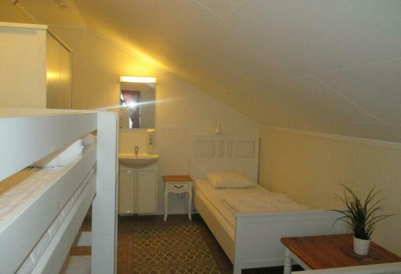 스탠다드 트리픔 룸 공동욕실, Munkebergs Stugor & Vandrarhem