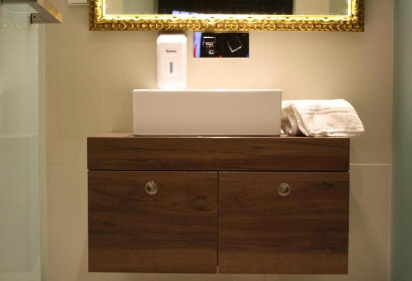 スイート, N1 Hostel Apartments And Suites