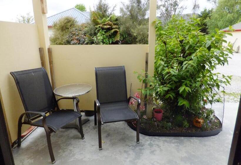 Quarto Quádruplo Estandar, Ropatinis Bed & Breakfast