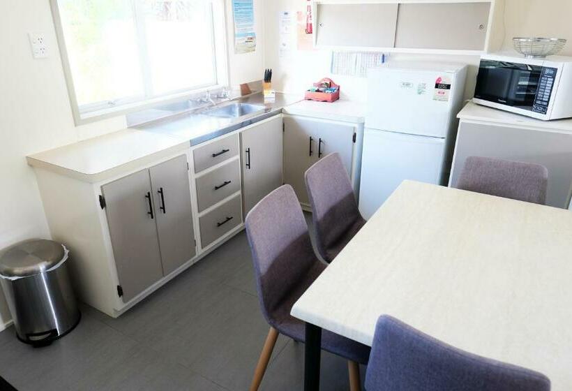 חדר משפחתי, Tairua Shores Motel