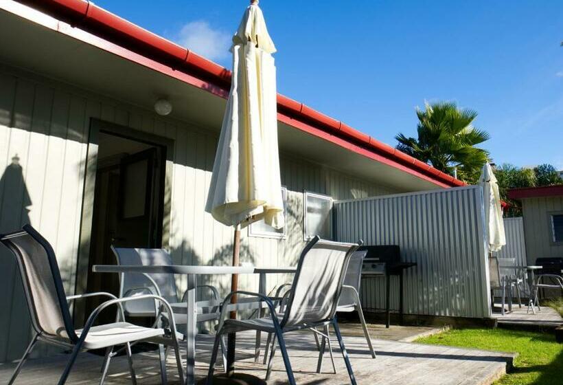 חדר משפחתי, Tairua Shores Motel