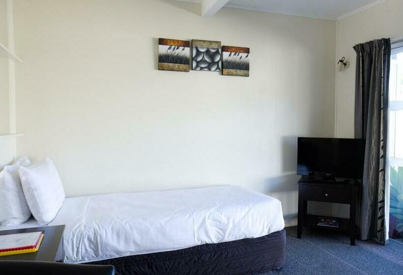חדר משפחתי, Tairua Shores Motel