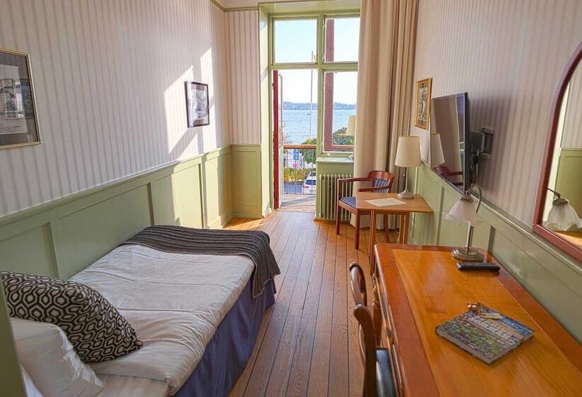 带海景的标准单人间, Waxholms Hotell