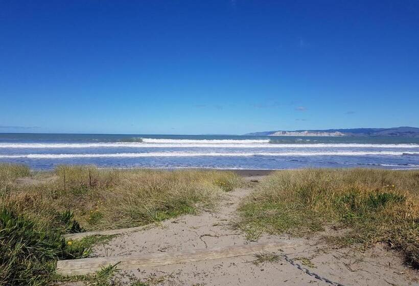 آپارتمان 1 خوابه با بالکن, Whispering Sands Beachfront Motel