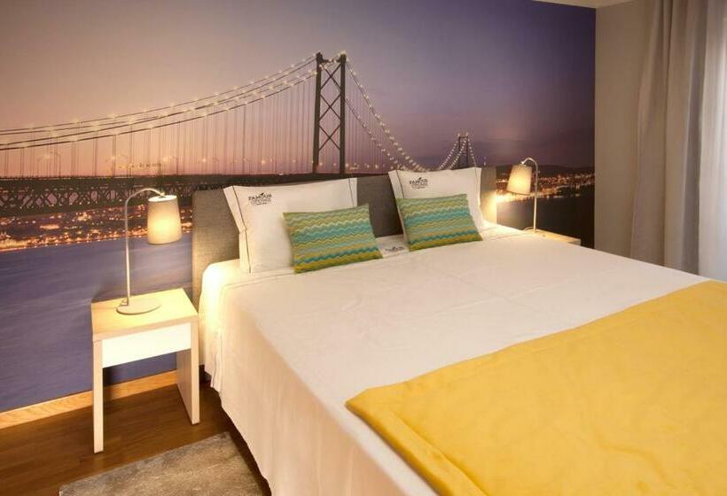 اتاق استاندارد, Famous Crows Lisbon Suites