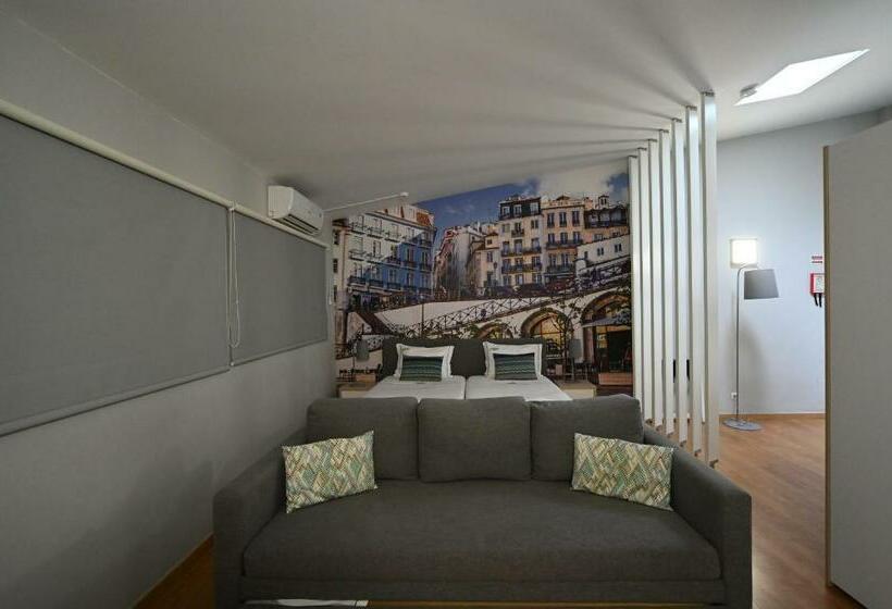 Escritório Estándar, Famous Crows Lisbon Suites
