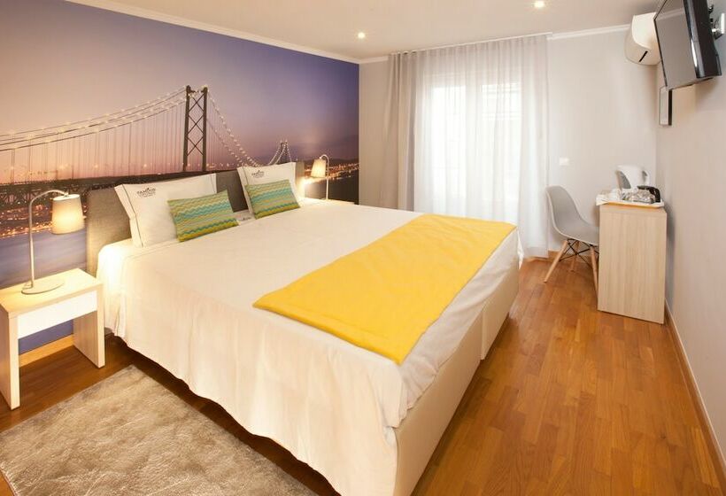 اتاق استاندارد, Famous Crows Lisbon Suites