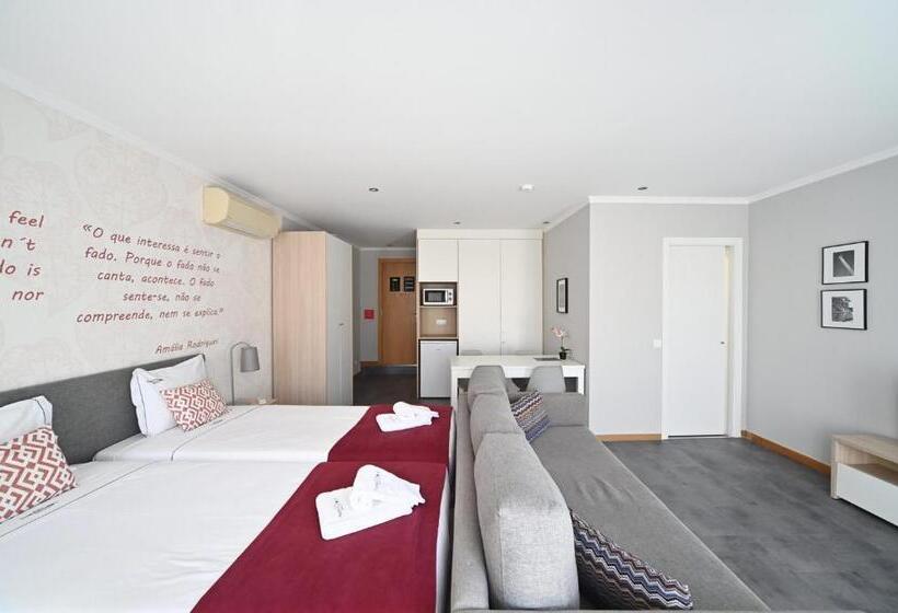 استودیوی استاندارد, Famous Crows Lisbon Suites