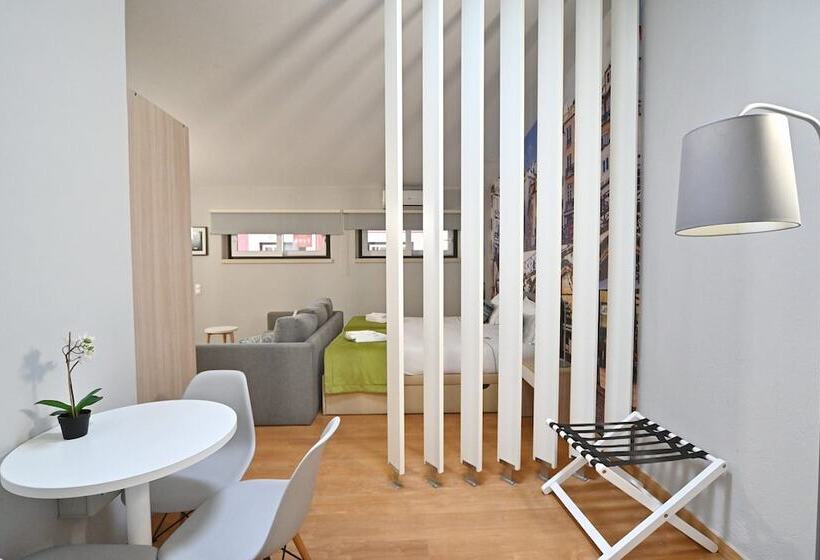 استودیوی استاندارد, Famous Crows Lisbon Suites