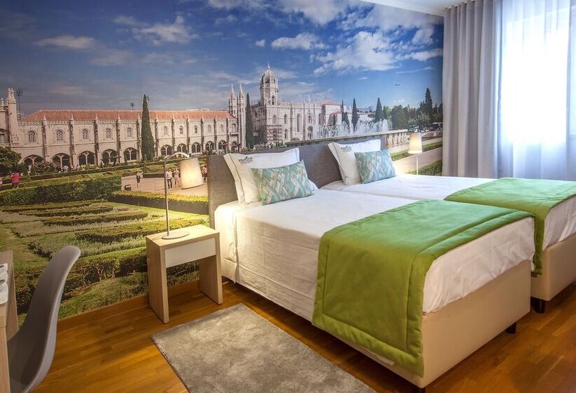 Quarto Estandar, Famous Crows Lisbon Suites