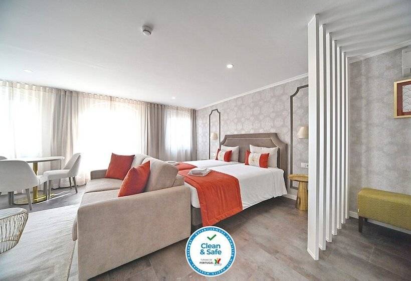 استودیو خانوادگی, Famous Crows Lisbon Suites