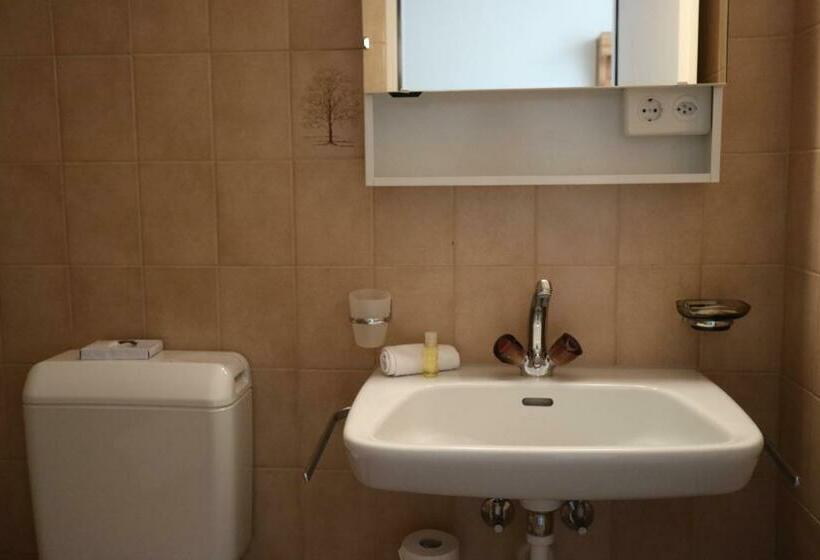 标准单人间, Spenglers Inn