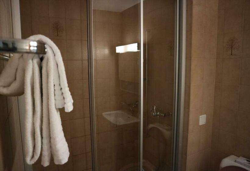 标准单人间, Spenglers Inn