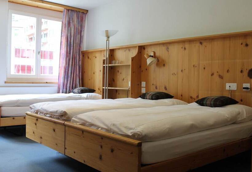 标准三人间, Spenglers Inn