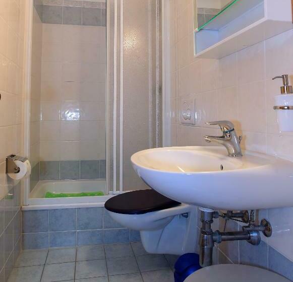 バスルーム共有のシングルスタンダード, Annie S Bed & Breakfast