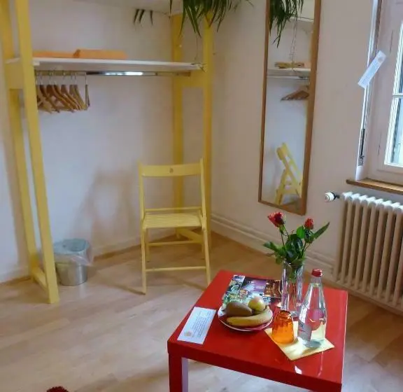 Standard Yhden Hengen Huone Jaettu Kylpyhuone, B&b Kalimera Pratteln