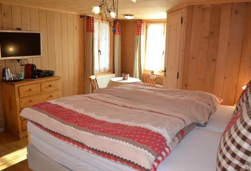 Juniorsviitti Vuoristonäkymä, B&b Rosaly