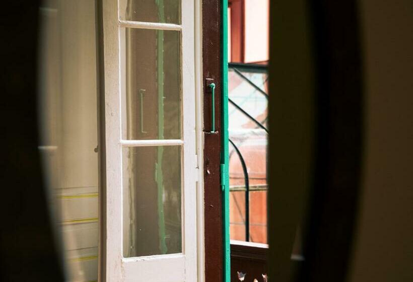 اتاق استاندارد با تخت بزرگ, Le Chalet D Ouchy